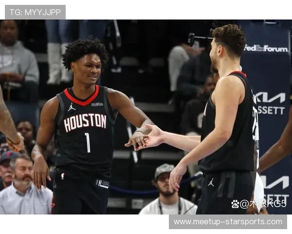 NBA季后赛争冠白热化东部豪强鏖战西部黑马强势崛起